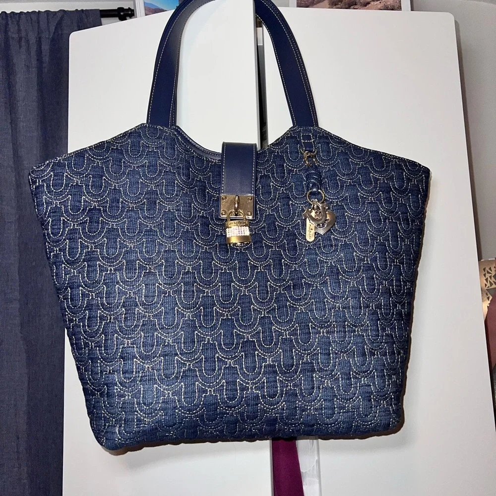 FREE GIFT WITH PURCHASE True Religion Blue Patterned Shoulder Bag